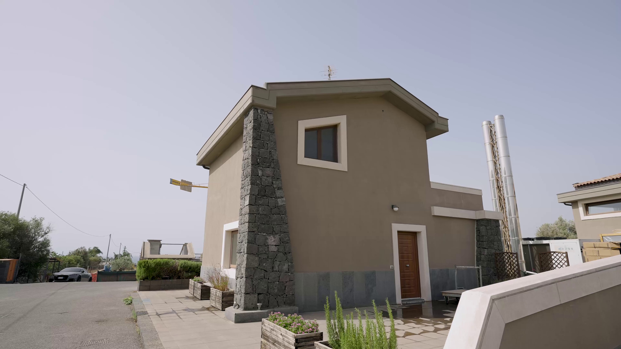 Independent house included in the property